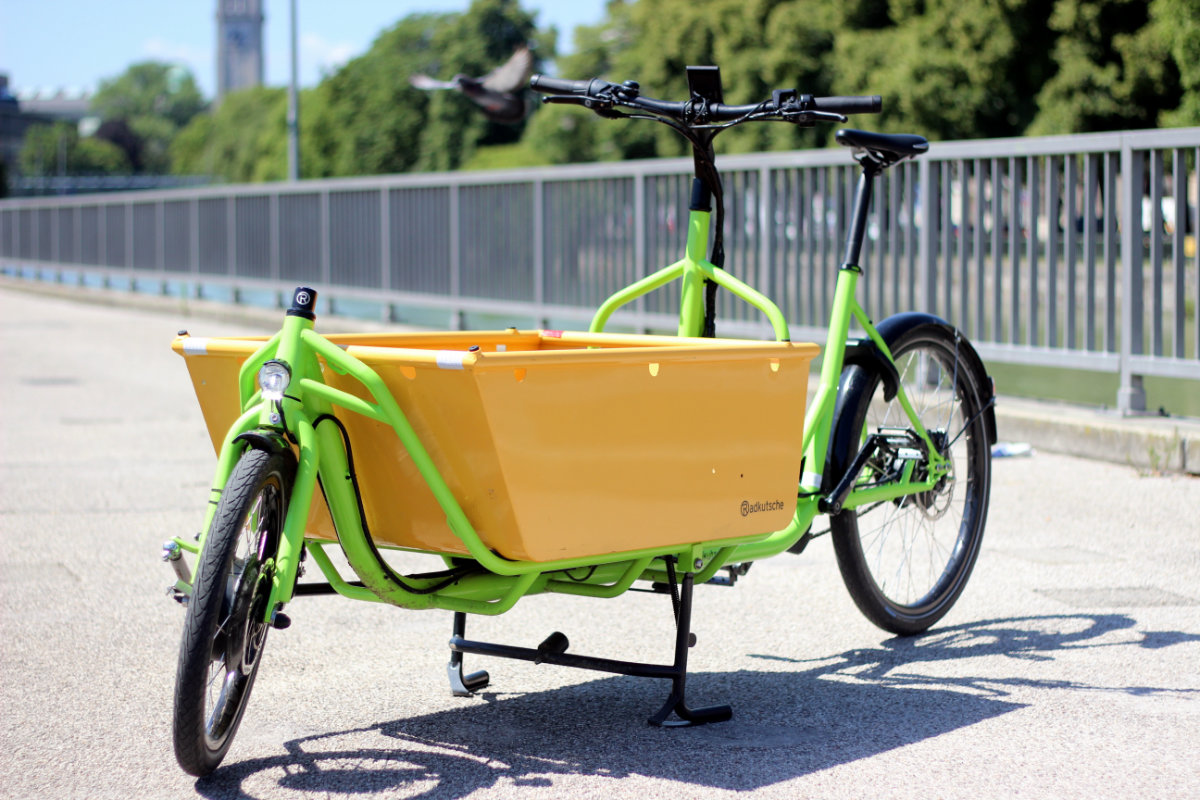 Radkutsche Rapid auf Radweg